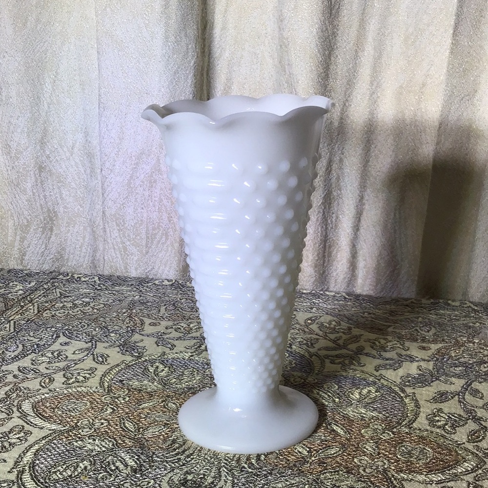 Milk glass vase, footed, fluted, probably Fenton pre-logo Vintage collectible